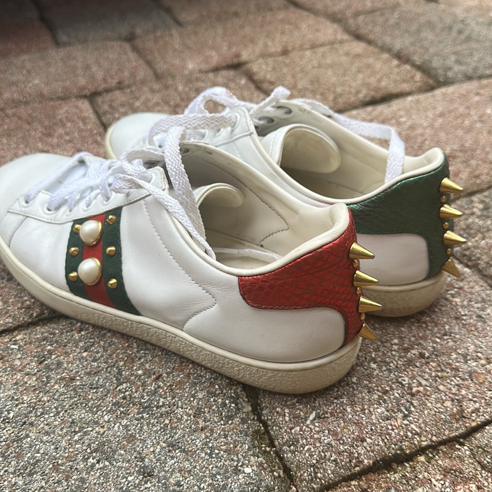Gucci ace sneakers work spikes,  minor scuffing on exterior leather. Size 37.5 - Picture 4 of 5